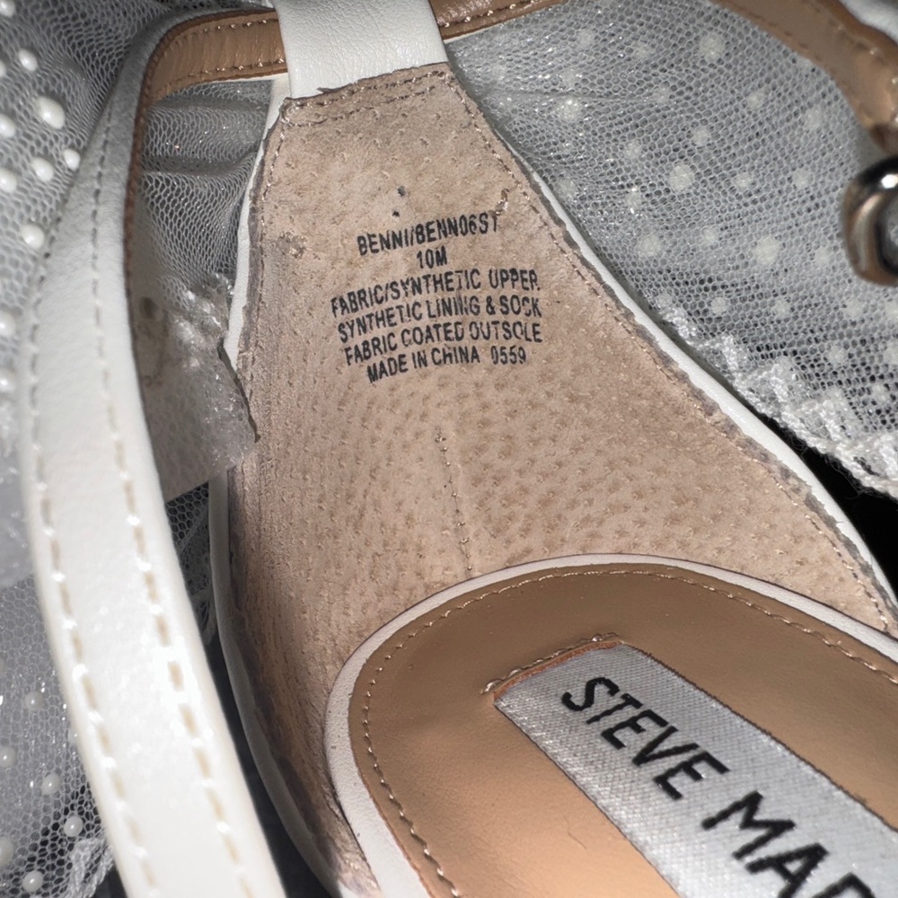 Steve Madden White Heels with Pearl Bow Accent - Picture 5 of 6